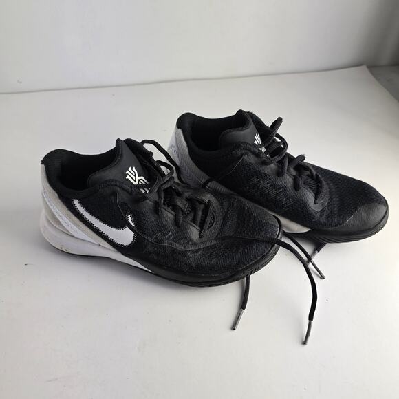 Nike Kyrie Flytrap 2 Black AQ3413-001 Size 3Y - Picture 1 of 7